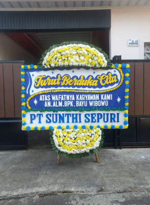 Papan Bunga Duka di Woloan Dua