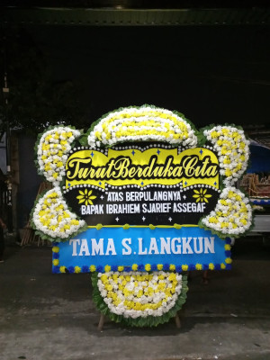 Papan Bunga Duka di Woloan Dua