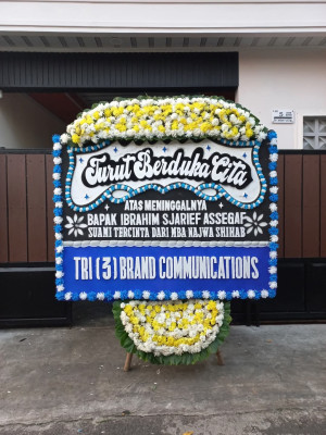 Papan Bunga Duka di Woloan Dua